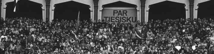 Tautas frontes muzeja nodaļā izstāde “Par tiesisku valsti Latvijā” Mežaparkā, Rīgā 1988. gada 7. oktobrī”